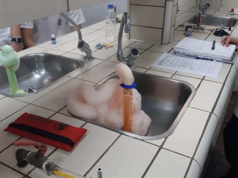 Aulas de Química no laboratório