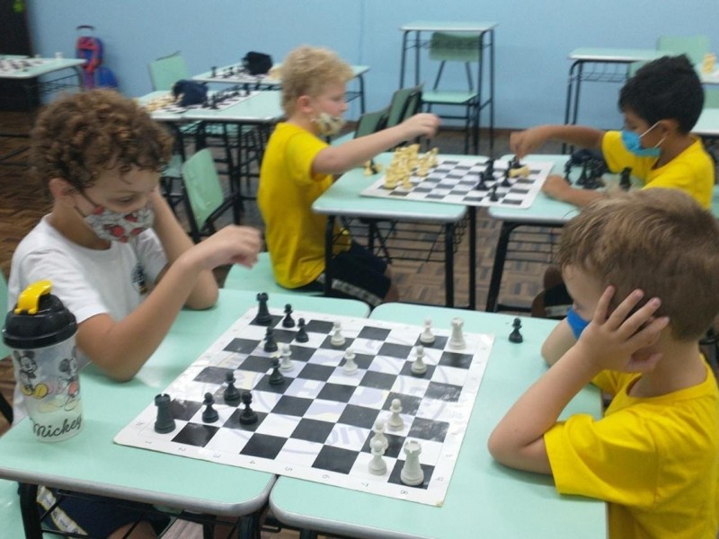 Aulas de xadrez do CEJ atendem alunos do Infantil 4 ao 9º ano.