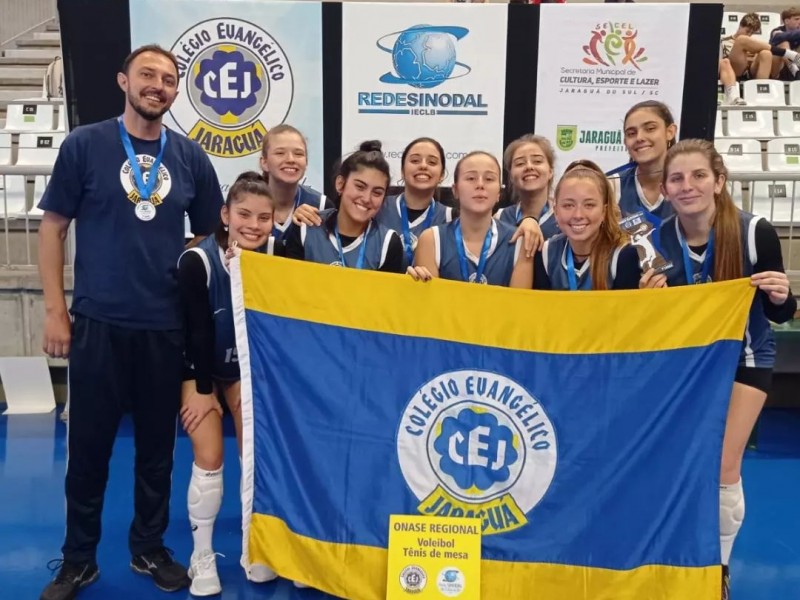 Voleibol feminino sub 18 do CEJ campeão da ONASE Regional, realizado na Arena Jaraguá dia 18 de agosto